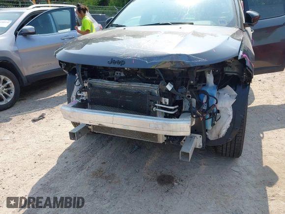 2023 Jeep Compass Latitude z VIN 3C4NJDBNXPT520349, wystawiony jako IAAI lot #42393852 z przebiegiem 45 340 mil mil oraz . Historia ofert i sprzedaży dostępna na DreamBid. Obrazek 6.