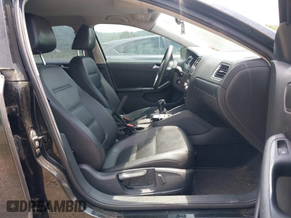 2014 Volkswagen Jetta SE with VIN 3VWD17AJ2EM392821, listed as a IAAI auction lot 42621085 with 102,211 mi miles and . Bid and sale history available at DreamBid. Image 5.