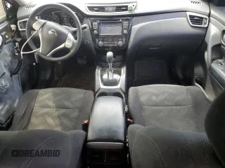 2016 Nissan Rogue SV z VIN 5N1AT2MM8GC740307, wystawiony jako Copart lot #55609835 z przebiegiem 64 882 mil mil oraz Czysty tytuł • Clean title. Historia ofert i sprzedaży dostępna na DreamBid. Obrazek 8.