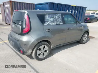 2014 Kia Soul with VIN KNDJN2A25E7027937, listed as a IAAI auction lot 41922245 with 139,802 mi miles. Bid and sale history available at carsss.com. Image 4.