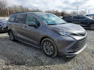 2021 Toyota Sienna XLE with VIN 5TDYRKEC1MS072223, listed as a Copart auction lot 45282985 with 81,311 mi miles and Salvage Title. Bid and sale history available at DreamBid. Image 4.