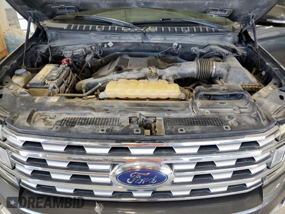 2018 Ford Expedition Limited z VIN 1FMJU2AT6JEA01084, wystawiony jako Copart lot #56317295 z przebiegiem 151 975 mil mil oraz Szkoda całkowita • Salvage title. Historia ofert i sprzedaży dostępna na DreamBid. Obrazek 12.