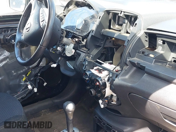 2015 Nissan Note SV with VIN 3N1CE2CP0FL409858, listed as a IAAI auction lot 42159578 with 133,505 mi miles and . Bid and sale history available at DreamBid. Image 6.