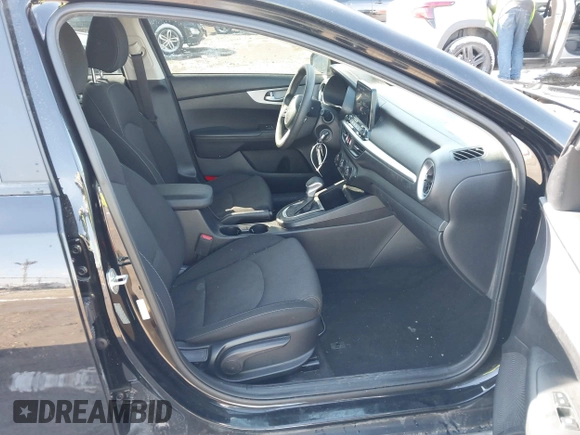 2022 Kia Forte LXS with VIN 3KPF24AD6NE424973, listed as a IAAI auction lot 41845140 with 49,917 mi miles and . Bid and sale history available at DreamBid. Image 5.