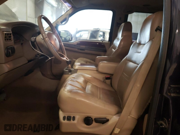 2000 Ford Excursion с VIN 1FMNU43L9YEE34533, выставлен на аукционе Copart как лот 71250094 с пробегом 164 764 миль миль и Чистый • Clean title. История ставок и продаж доступна на DreamBid. Изображение 7.