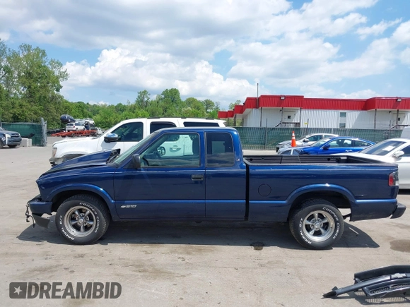 2003 Chevrolet S-10 LS with VIN 1GCCS19X038131836, listed as a IAAI auction lot 42181268 with 123,217 mi miles and . Bid and sale history available at DreamBid. Image 15.