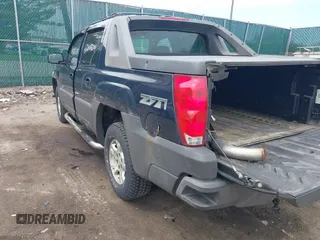 2004 Chevrolet Avalanche Z71 with VIN 3GNEK12T24G138368, listed as a IAAI auction lot 41989295 with 258,351 mi miles. Bid and sale history available at carsss.com. Image 3.
