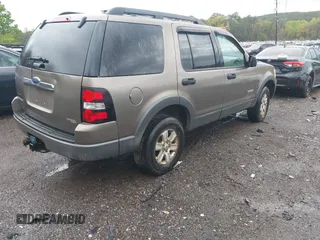 2006 Ford Explorer XLT z VIN 1FMEU63E36UA14864, wystawiony jako IAAI lot #41878026 z przebiegiem 221 134 mil mil oraz . Historia ofert i sprzedaży dostępna na DreamBid. Obrazek 4.