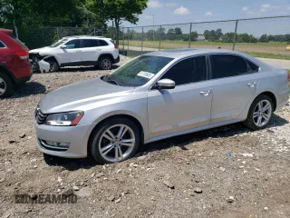 2014 Volkswagen Passat SE z VIN 1VWBN7A30EC080012, wystawiony jako Copart lot #61759605 z przebiegiem 167 381 mil mil oraz Czysty tytuł • Clean title. Historia ofert i sprzedaży dostępna na DreamBid. Obrazek 1.