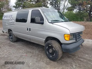 2003 Ford Econoline Cargo Super z VIN 1FTSS34L43HB29633, wystawiony jako IAAI lot #41963775 z przebiegiem 226 747 mil mil oraz . Historia ofert i sprzedaży dostępna na DreamBid. Obrazek 1.