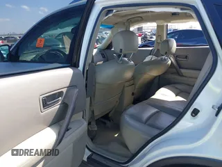 2005 Infiniti FX35 with VIN JNRAS08W55X204394, listed as a IAAI auction lot 42047153 with 171,508 mi miles. Bid and sale history available at carsss.com. Image 8.