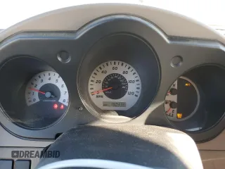 2004 Nissan Frontier XE z VIN 1N6DD26T04C458738, wystawiony jako Copart lot #56548445 z przebiegiem 150 338 mil mil oraz Szkody całkowita. Historia ofert i sprzedaży dostępna na DreamBid. Obrazek 9.