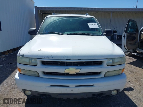 2005 Chevrolet Suburban Z71 with VIN 3GNFK16Z95G132975, listed as a IAAI auction lot 42042947 with 1 mi miles. Bid and sale history available at carsss.com. Image 6.