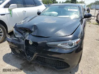 2017 Alfa Romeo Giulia with VIN ZARFAEDN4H7535772, listed as a Copart auction lot 58783614 with 0 mi miles and Salvage Title. Bid and sale history available at carsss.com. Image 5.