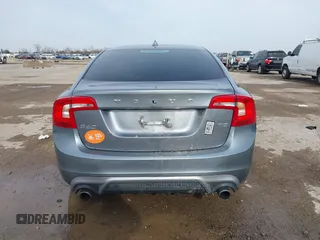 2017 Volvo S60 Dynamic with VIN YV126MFL4H2430687, listed as a IAAI auction lot 41577059 with 57,027 mi miles. Bid and sale history available at carsss.com. Image 17.
