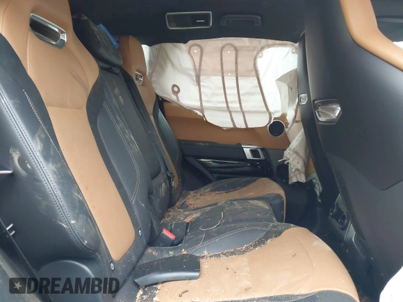 2022 Land Rover Range Rover Sport SVR z VIN SALWZ2RE8NA799627, wystawiony jako IAAI lot #41951653 z przebiegiem 29 265 mil mil oraz . Historia ofert i sprzedaży dostępna na DreamBid. Obrazek 8.