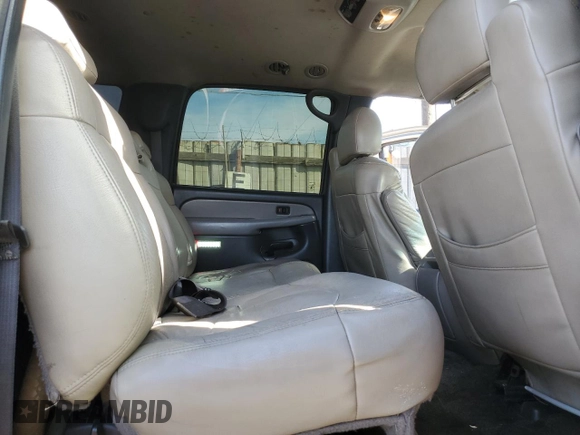 2001 Chevrolet Suburban LT with VIN 3GNEC16T71G125313, listed as a Copart auction lot 42569695 with 317,922 mi miles and Salvage Title. Bid and sale history available at carsss.com. Image 11.