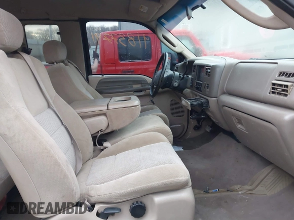 2003 Ford Super Duty F-250 XL with VIN 1FTNX21LX3EB29084, listed as a IAAI auction lot 41837791 with 213,008 mi miles. Bid and sale history available at carsss.com. Image 5.