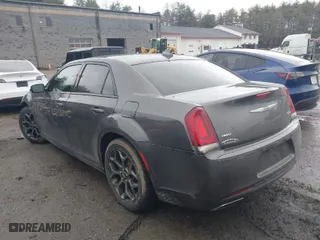 2018 Chrysler 300 with VIN 2C3CCAGGXJH226593, listed as a IAAI auction lot 41813976 with 114,557 mi miles. Bid and sale history available at carsss.com. Image 14.