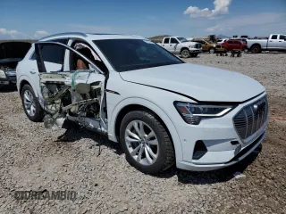 2019 Audi e-tron Prestige with VIN WA1VABGE8KB022801, listed as a Copart auction lot 52213123 with 28,988 mi miles. Bid and sale history available at carsss.com. Image 4.