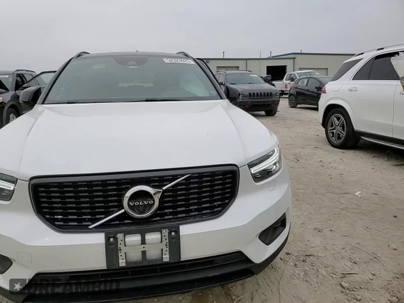 2022 Volvo XC40 R-Design с VIN YV4162UM1N2648449, выставлен на аукционе Copart как лот 52323025 с пробегом 34 574 миль миль и Списание • Salvage title. История ставок и продаж доступна на DreamBid. Изображение 12.