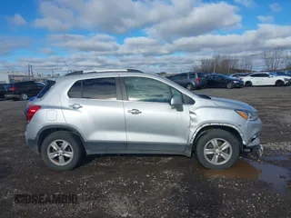 2019 Chevrolet Trax LT with VIN KL7CJPSB8KB830991, listed as a IAAI auction lot 40839908 with 89,981 mi miles. Bid and sale history available at carsss.com. Image 13.
