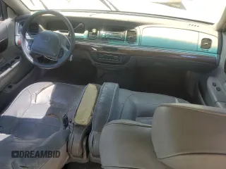 1999 Mercury Grand Marquis LS z VIN 2MEFM75W5XX673218, wystawiony jako Copart lot #52621285 z przebiegiem 163 642 mil mil oraz Szkoda całkowita • Salvage title. Historia ofert i sprzedaży dostępna na DreamBid. Obrazek 8.