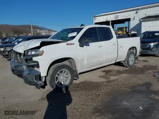2019 Chevrolet Silverado 1500 LT with VIN 1GCRYDED0KZ318072, listed as a IAAI auction lot 41417733 with 100,774 mi miles. Bid and sale history available at carsss.com. Image 2.