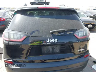 2019 Jeep Cherokee Latitude Plus with VIN 1C4PJLLB0KD358852, listed as a IAAI auction lot 41794999 with 112,667 mi miles. Bid and sale history available at carsss.com. Image 17.