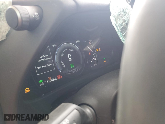 2024 Lexus UX 250h Premium z VIN JTHP6JBH0R2186659, wystawiony jako Copart lot #65626554 z przebiegiem 11 068 mil mil oraz Nie do naprawy • Non repairable. Historia ofert i sprzedaży dostępna na DreamBid. Obrazek 9.