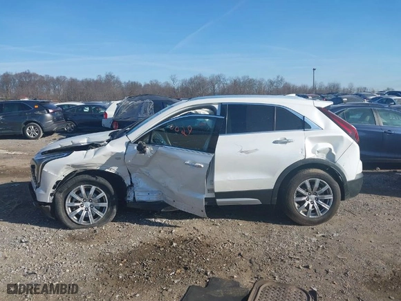 2019 Cadillac XT4 FWD Premium Luxury with VIN 1GYFZCR46KF213939, listed as a IAAI auction lot 41770029 with 33,281 mi miles. Bid and sale history available at carsss.com. Image 14.
