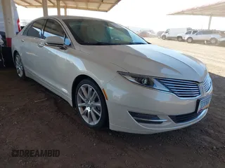 2016 Lincoln MKZ z VIN 3LN6L2G95GR634380, wystawiony jako IAAI lot #42375739 z przebiegiem 81 741 mil mil oraz . Historia ofert i sprzedaży dostępna na DreamBid. Obrazek 1.