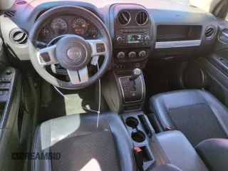 2016 Jeep Compass Sport z VIN 1C4NJCBA9GD777211, wystawiony jako Copart lot #47849215 z przebiegiem 118 804 mil mil oraz Szkoda całkowita • Salvage title. Historia ofert i sprzedaży dostępna na DreamBid. Obrazek 8.