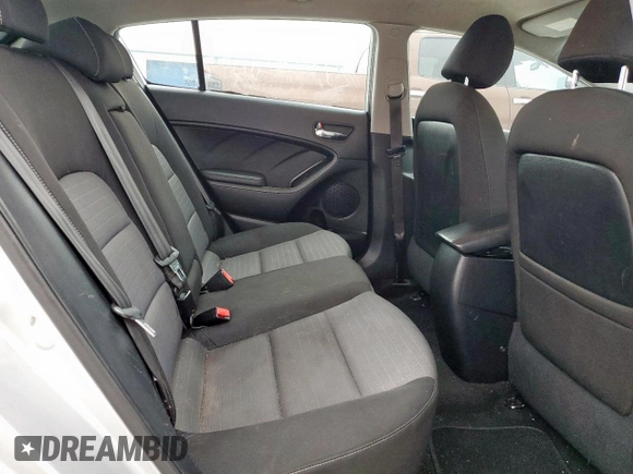 2016 Kia Forte LX z VIN KNAFK5A89G5607515, wystawiony jako Copart lot #59847625 z przebiegiem 98 917 mil mil oraz Czysty tytuł • Clean title. Historia ofert i sprzedaży dostępna na DreamBid. Obrazek 10.