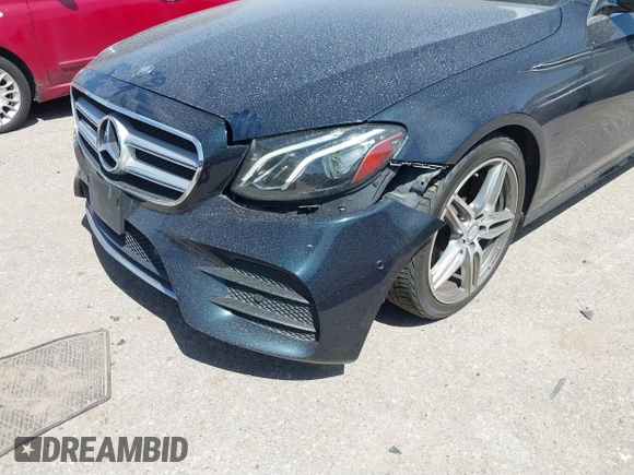 2017 Mercedes-Benz E 300 Luxury z VIN WDDZF4JB4HA082033, wystawiony jako IAAI lot #41819829 z przebiegiem 89 651 mil mil oraz . Historia ofert i sprzedaży dostępna na DreamBid. Obrazek 17.