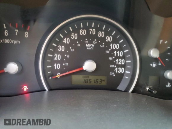 2008 Kia Sedona LX with VIN KNDMB233586199388, listed as a Copart auction lot 73033294 with 185,163 mi miles and Clean Title. Bid and sale history available at carsss.com. Image 9.