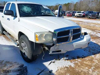 2005 Dodge Dakota Laramie with VIN 1D7HE58N35S138912, listed as a IAAI auction lot 41359470 with 263,136 mi miles. Bid and sale history available at carsss.com. Image 6.