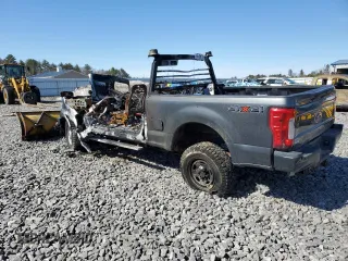 2018 Ford F-250 XL with VIN 1FT7X2B69JEB02585, listed as a Copart auction lot 49773915 with Not provided miles and Salvage title. Bid and sale history available at DreamBid. Image 2.