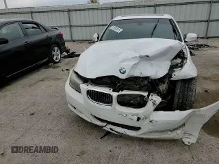 2011 BMW 3 Series 335d z VIN WBAPN7C58BA950567, wystawiony jako Copart lot #51859515 z przebiegiem Nie podano mil oraz Szkoda całkowita • Salvage title. Historia ofert i sprzedaży dostępna na DreamBid. Obrazek 12.