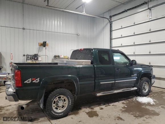 2006 Chevrolet Silverado 2500HD LT2 with VIN 1GCHK29D36E288414, listed as a Copart auction lot 44944195 with 122,258 mi miles and Salvage Title. Bid and sale history available at carsss.com. Image 3.