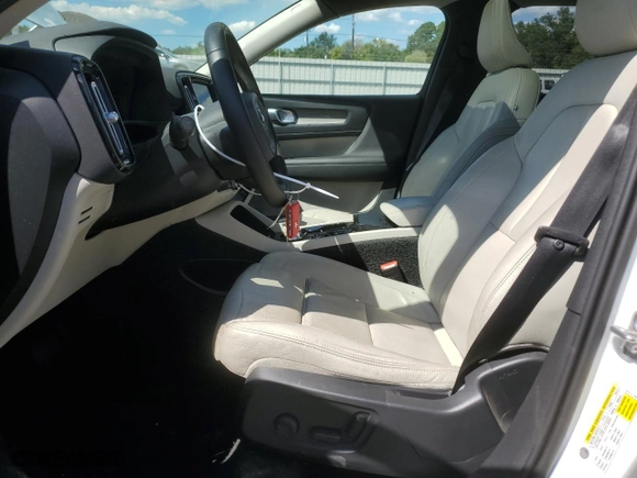 2020 Volvo XC40 Inscription with VIN YV4162UL0L2233904, listed as a Copart auction lot 73381564 with 72,498 mi miles and Salvage Title. Bid and sale history available at carsss.com. Image 7.