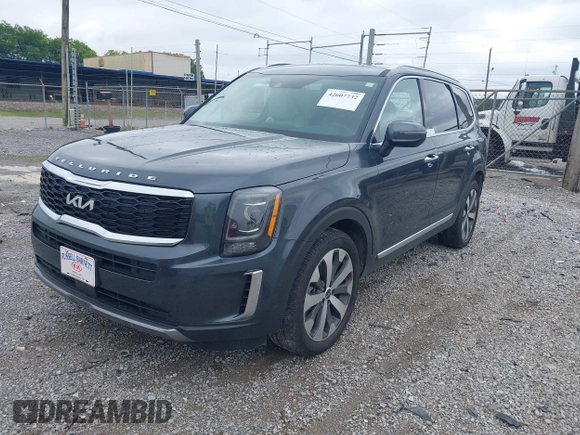2022 Kia Telluride S with VIN 5XYP64HC0NG318575, listed as a IAAI auction lot 42607732 with 10,422 mi miles and . Bid and sale history available at DreamBid. Image 2.