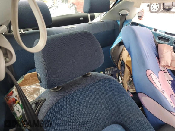 2004 Volkswagen New Beetle Coupe Satellite Blue with VIN 3VWGK31C94M420973, listed as a Copart auction lot 82930654 with 0 mi miles and Clean Title. Bid and sale history available at carsss.com. Image 10.