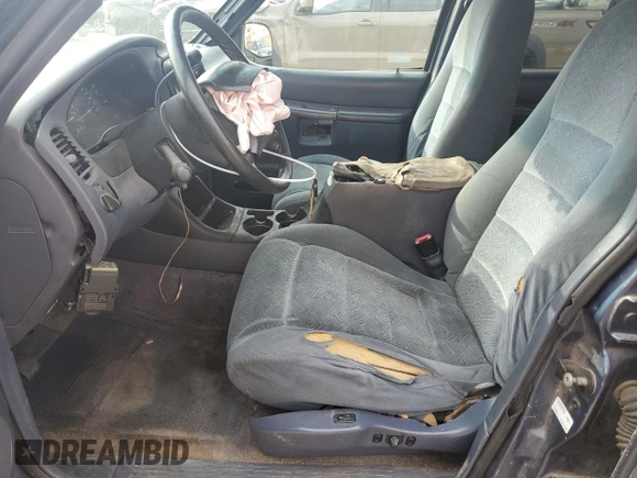 1998 Ford Explorer XLT с VIN 1FMZU35P7WZC24885, выставлен на аукционе Copart как лот 59358925 с пробегом 261 398 миль миль и Списание • Salvage title. История ставок и продаж доступна на DreamBid. Изображение 7.