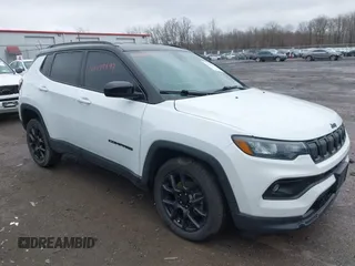 2022 Jeep Compass Latitude with VIN 3C4NJDBB7NT176532, listed as a IAAI auction lot 42022193 with 34,720 mi miles and . Bid and sale history available at carsss.com. Image 1.