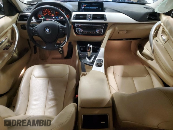 2016 BMW 3 Series 320i xDrive z VIN WBA8A3C59GK551242, wystawiony jako Copart lot #56939365 z przebiegiem 146 326 mil mil oraz Szkoda całkowita • Salvage title. Historia ofert i sprzedaży dostępna na DreamBid. Obrazek 8.