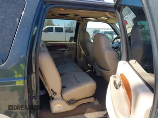 2001 Ford Excursion Limited z VIN 1FMNU42L81EC18793, wystawiony jako IAAI lot #41874483 z przebiegiem 182 967 mil mil oraz . Historia ofert i sprzedaży dostępna na DreamBid. Obrazek 8.