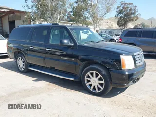 2005 Cadillac Escalade ESV z VIN 3GYFK66N15G172769, wystawiony jako IAAI lot #39249998 z przebiegiem 228 569 mil mil oraz . Historia ofert i sprzedaży dostępna na DreamBid. Obrazek 1.