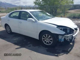2002 Lexus ES 300 with VIN JTHBF30G425028944, listed as a IAAI auction lot 42057912 with 112,470 mi miles. Bid and sale history available at carsss.com. Image 1.