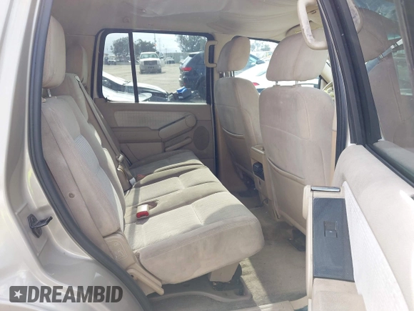 2006 Ford Explorer XLT with VIN 1FMEU73896ZA03371, listed as a IAAI auction lot 42100572 with 174,804 mi miles. Bid and sale history available at carsss.com. Image 8.
